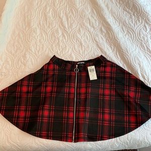 Hot Topic red and black plaid skater skirt
